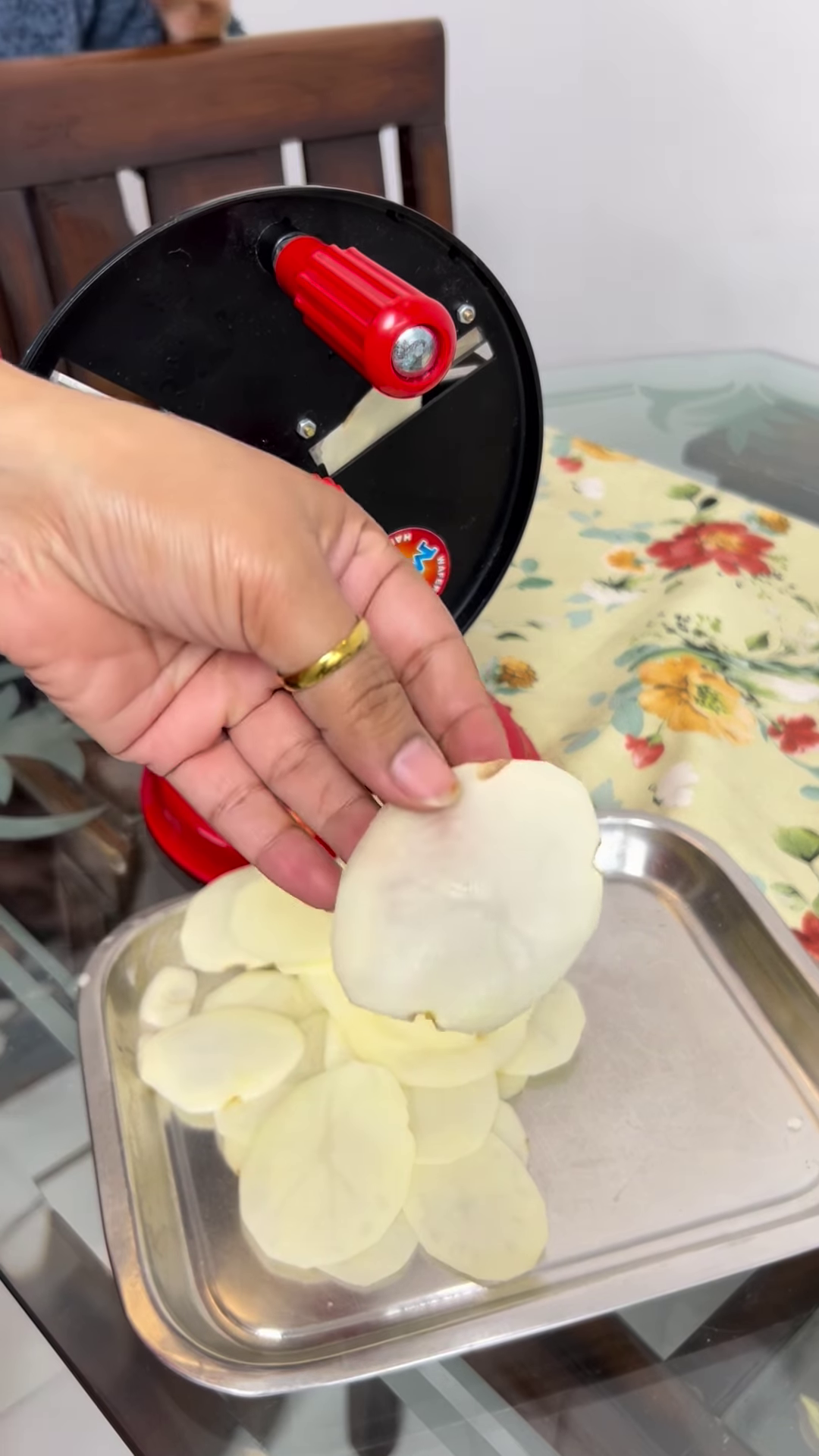 Manual Rotary Potato Slicer and Chip Maker